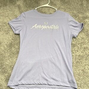 Aeropostale graphic tee beautiful shade of light purple.